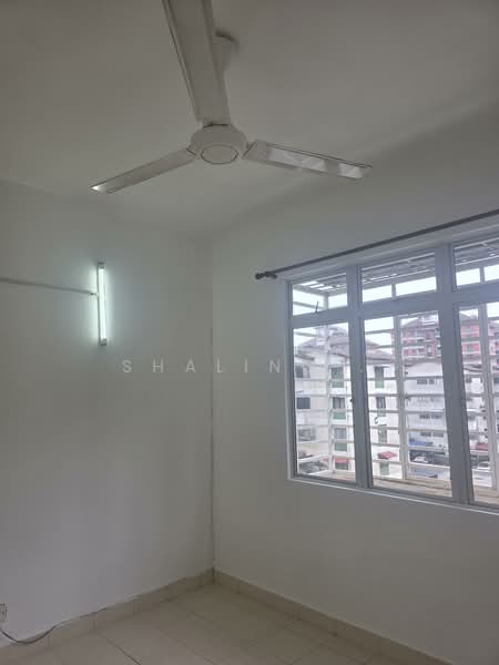 Pangsapuri untuk Dijual di Pangsapuri Adalia - Shaling . - PropertyGuru.com.my