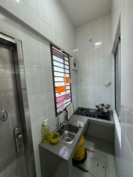 2-storey Terraced House for Sale in Indahpura Diamond (Kulai) - NG ZEN XI - Kitchen - PropertyGuru.com.my