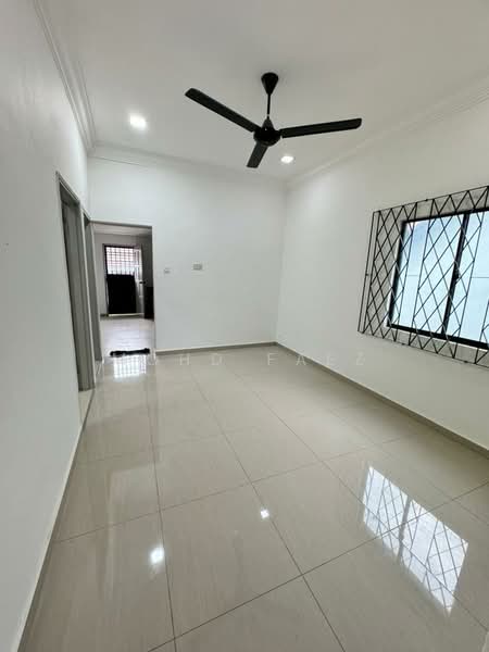 Rumah Teres 1 Tingkat untuk Dijual di Taman Perling (Perling) - Mohd Faez - Living Room - PropertyGuru.com.my