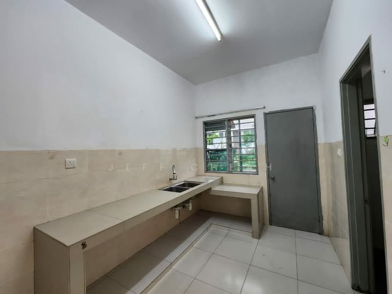 Rumah Teres untuk Disewa di Taman Pelangi Semenyih 2 (Semenyih) - Jeff Cheah - Kitchen - PropertyGuru.com.my