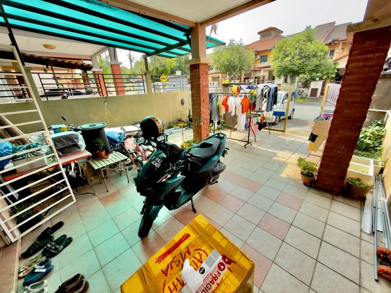 2-storey Terraced House for Sale in Taman Bukit Subang (Shah Alam) - Noraini Dahan - Exterior - PropertyGuru.com.my