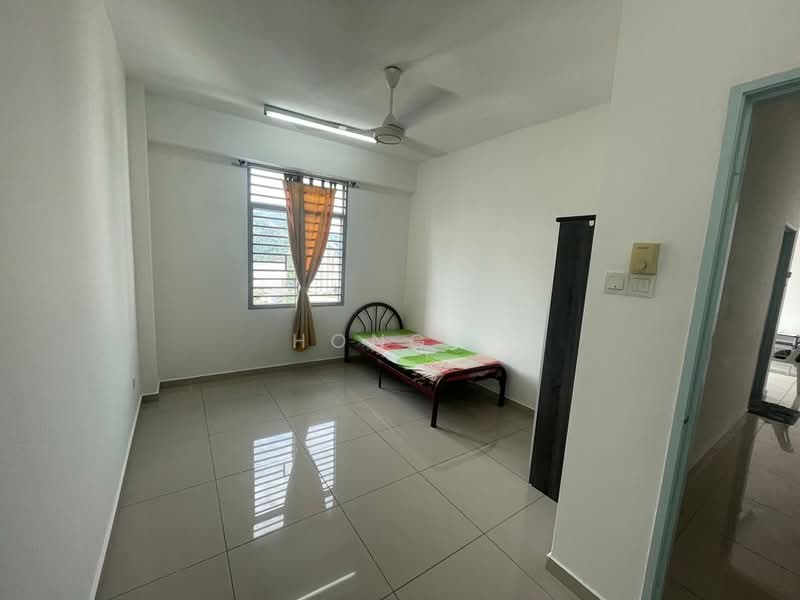 Kondominium untuk Dijual di Sierra Residences - Hong . - Bedroom - PropertyGuru.com.my