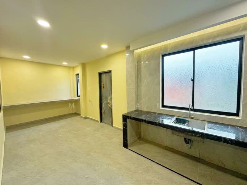 2-storey Terraced House for Sale in Taman Skudai Baru (Skudai) - Melinda Ee - Kitchen - PropertyGuru.com.my
