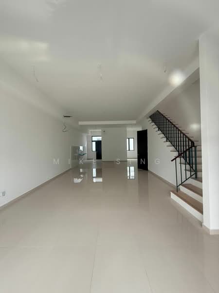 Rumah Teres 2 Tingkat untuk Dijual di Kota Kemuning (Shah Alam) - Mike Sing - Living Room - PropertyGuru.com.my