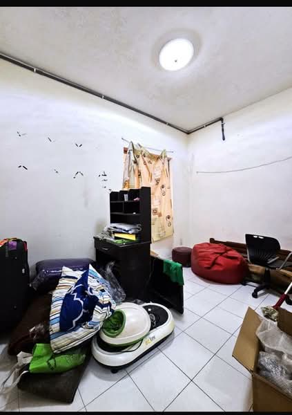 Townhouse for Sale in Batu Caves (Selangor) - Travis Wong - Study - PropertyGuru.com.my