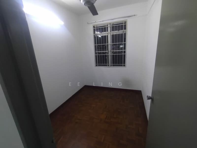 Apartment for Rent at Semarak Apartment - EE Ling - Bedroom - PropertyGuru.com.my