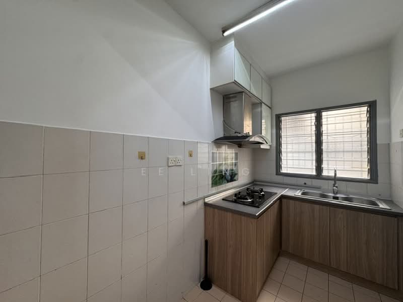 Pangsapuri untuk Disewa di Semarak Apartment - EE Ling - Kitchen - PropertyGuru.com.my