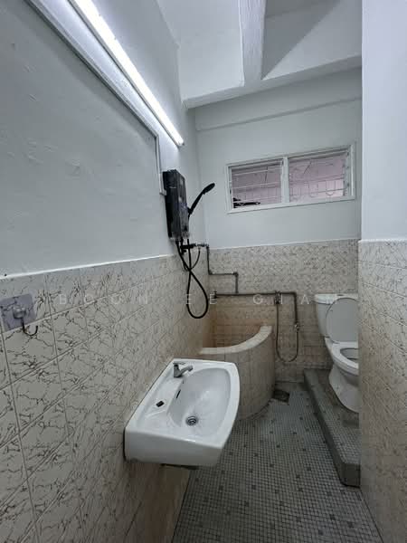 2-storey Terraced House for Rent in Taman Maluri (Cheras) - Boon Ee Giam - Bathroom - PropertyGuru.com.my