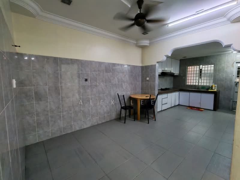 2-storey Terraced House for Sale in Setia Alam (Selangor) - Alex Lee - Kitchen - PropertyGuru.com.my