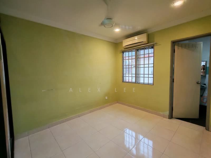 2-storey Terraced House for Sale in Setia Alam (Selangor) - Alex Lee - Bedroom - PropertyGuru.com.my