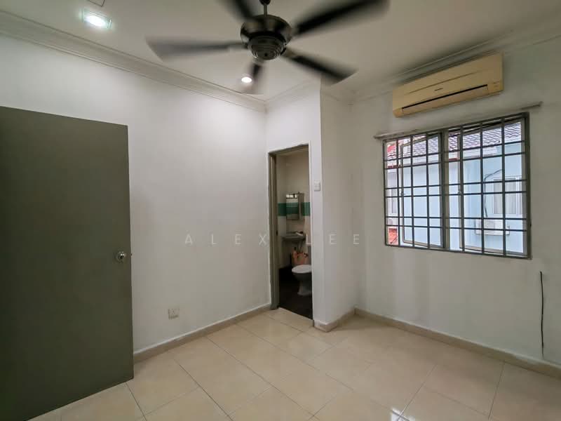2-storey Terraced House for Sale in Setia Alam (Selangor) - Alex Lee - Bathroom - PropertyGuru.com.my