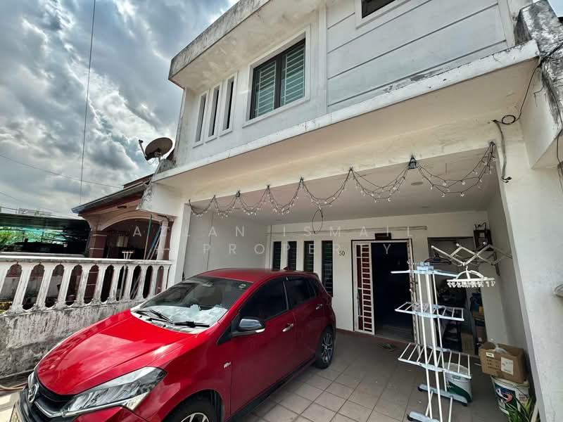 2-storey Terraced House for Sale in Taman Desa Cemerlang (Ulu Tiram) - Azlan Ismail aiproperty - Exterior - PropertyGuru.com.my