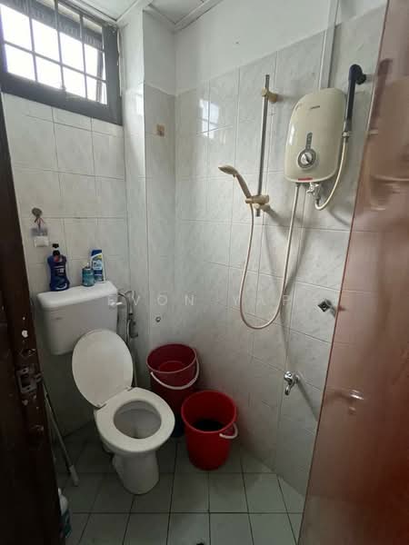 Rumah Teres 2 Tingkat untuk Dijual di Taman Mutiara Mas (Skudai) - Evon Yap - Bathroom - PropertyGuru.com.my