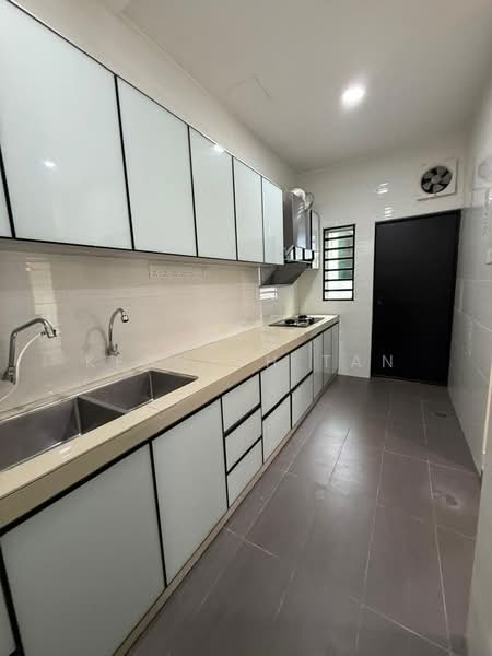 Rumah Kluster untuk Disewa di Taman Gaya (Ulu Tiram) - Kenneth Tan - Kitchen - PropertyGuru.com.my