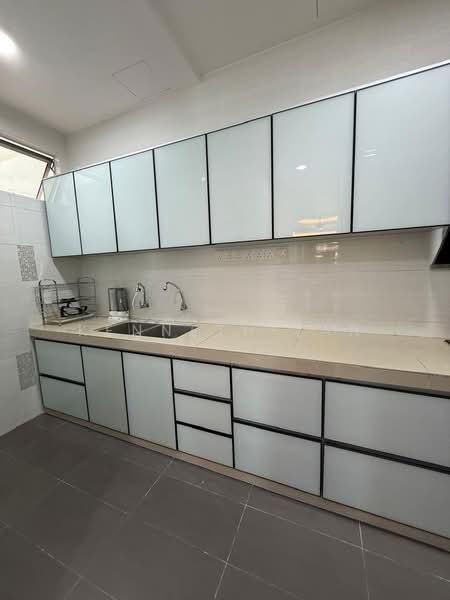 Rumah Kluster untuk Disewa di Taman Gaya (Ulu Tiram) - Kenneth Tan - Kitchen - PropertyGuru.com.my