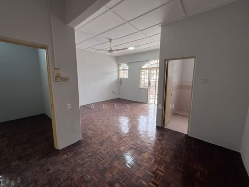Rumah Teres untuk Dijual di Bandar Sungai Long (Selangor) - Shanny Tan - Living Room - PropertyGuru.com.my