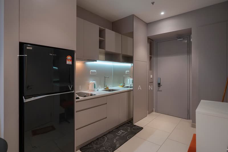 Servis Apartment untuk Dijual di Hill10 Residence @ i-City - Vitas Tan - Kitchen - PropertyGuru.com.my