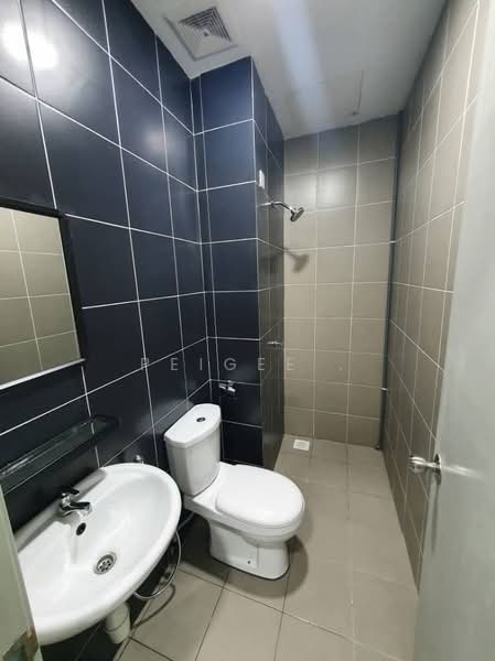 Service Residence for Sale at The Zizz @ Damansara North - PeiGee . - Bathroom - PropertyGuru.com.my
