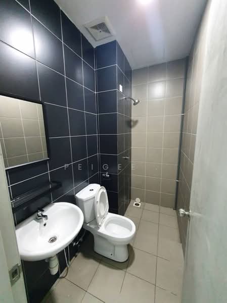 Service Residence for Sale at The Zizz @ Damansara North - PeiGee . - Bathroom - PropertyGuru.com.my