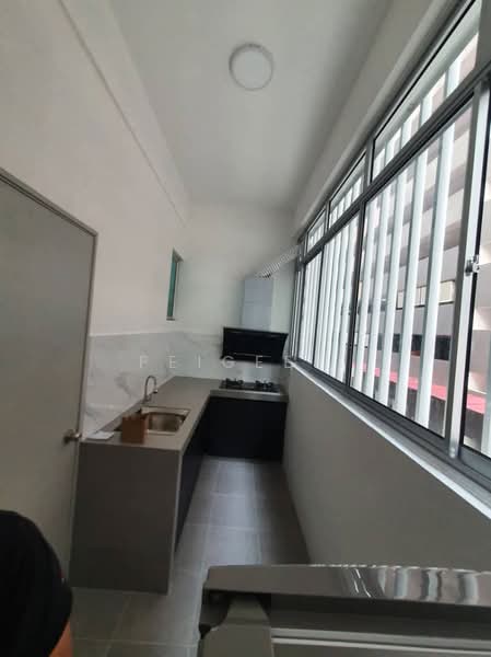 Service Residence for Sale at The Zizz @ Damansara North - PeiGee . - Kitchen - PropertyGuru.com.my