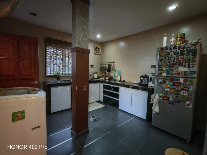 2-storey Terraced House for Sale in Kota Kemuning (Shah Alam) - Irish Shek - Kitchen - PropertyGuru.com.my