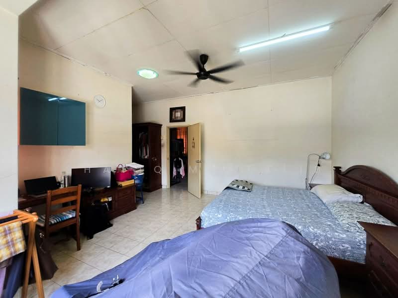 Terraced House for Sale in Bandar Kinrara Seksyen 5 (Bandar Kinrara) - Shafiq Muttalib - Bedroom - PropertyGuru.com.my