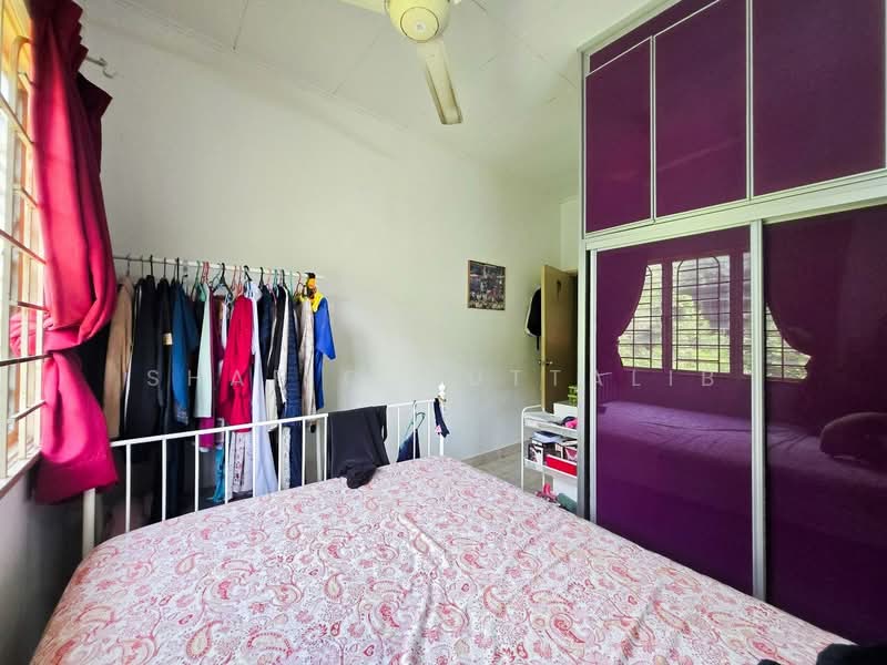 Terraced House for Sale in Bandar Kinrara Seksyen 5 (Bandar Kinrara) - Shafiq Muttalib - Bedroom - PropertyGuru.com.my