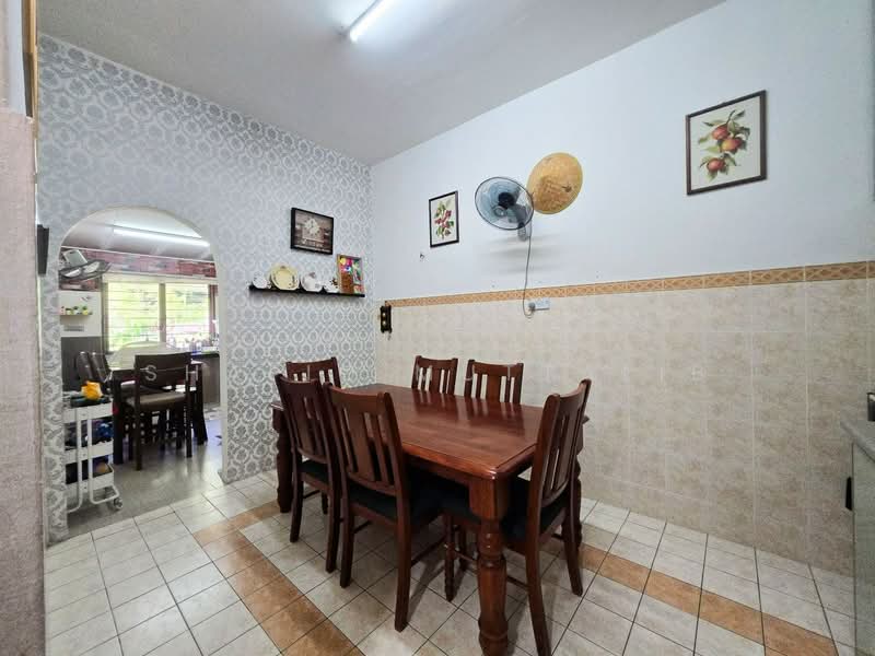 Terraced House for Sale in Bandar Kinrara Seksyen 5 (Bandar Kinrara) - Shafiq Muttalib - Dining Room - PropertyGuru.com.my