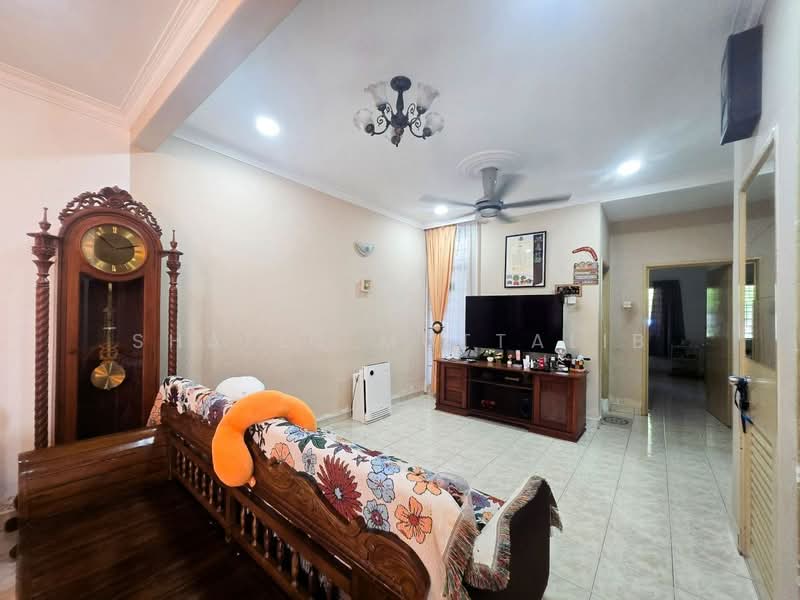 Terraced House for Sale in Bandar Kinrara Seksyen 5 (Bandar Kinrara) - Shafiq Muttalib - Living Room - PropertyGuru.com.my