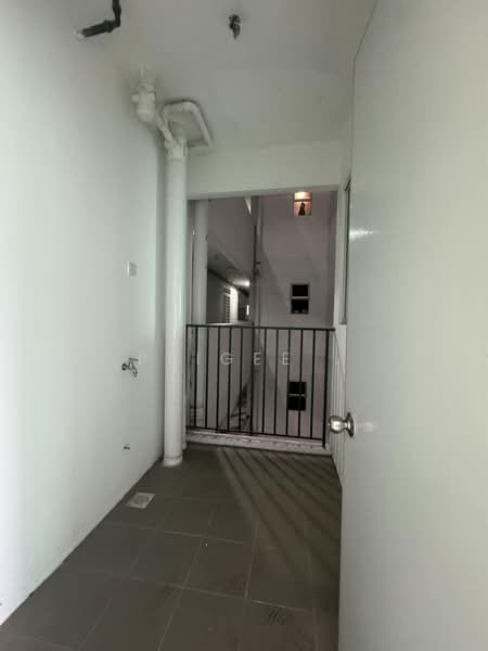 Servis Apartment untuk Dijual di The Zizz @ Damansara North - PeiGee . - Balcony - PropertyGuru.com.my