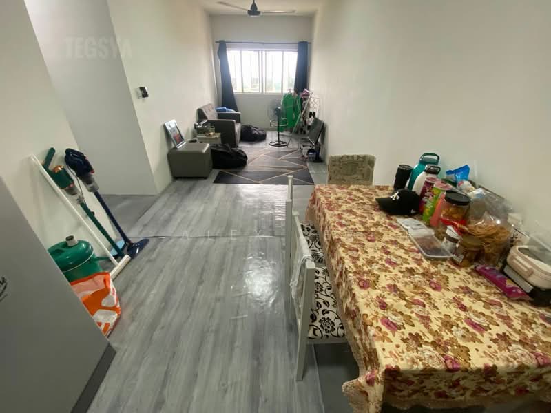 Pangsapuri untuk Dijual di Kemuning Idaman - Alex Lee - Living Room - PropertyGuru.com.my