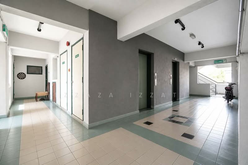 Condominium for Sale at Tiara Ampang - Izzaza Izzati - Corridor - PropertyGuru.com.my