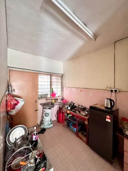 2-storey Terraced House for Sale in Bandar Baru Ampang (Ampang) - Vickky Wong CF - Kitchen - PropertyGuru.com.my