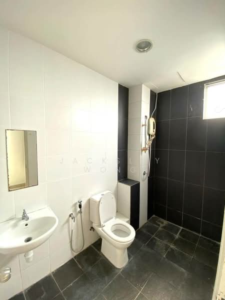 Kondominium untuk Disewa di Sky Vista Residency - Jacksley Wong - Bathroom - PropertyGuru.com.my