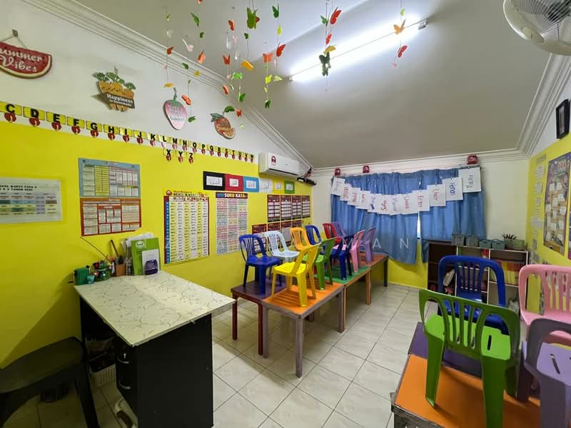 1.5-storey Terraced House for Sale in Taman Psj (Sungai Karang) - Izzat Azman - Study - PropertyGuru.com.my