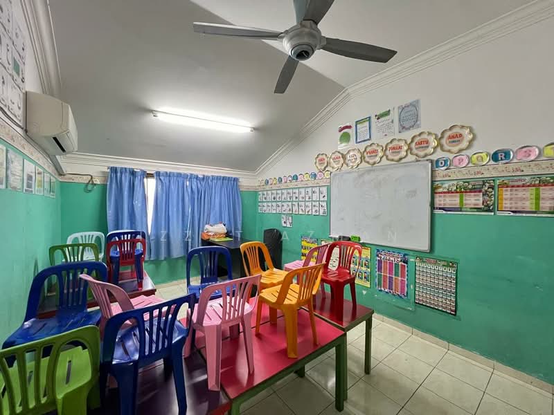 1.5-storey Terraced House for Sale in Taman Psj (Sungai Karang) - Izzat Azman - Study - PropertyGuru.com.my