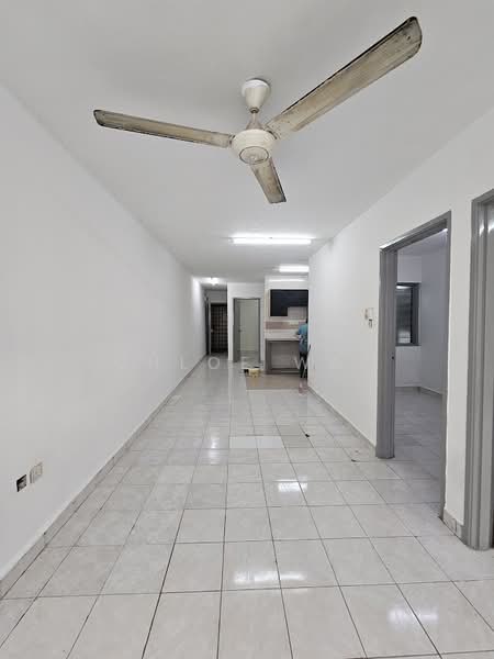Pangsapuri untuk Dijual di Flora Damansara Apartment - Chloe Wai - Living Room - PropertyGuru.com.my