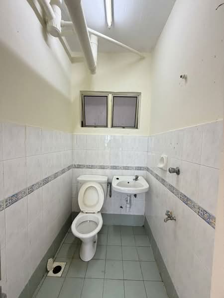 Apartment for Sale at Bayu Puteri 2 - Winson Yap - Bathroom - PropertyGuru.com.my