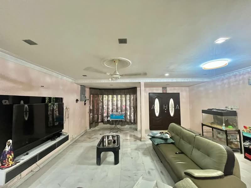 2-storey Terraced House for Sale in Teluk Pulai (Klang) - Noraini Dahan - Living Room - PropertyGuru.com.my