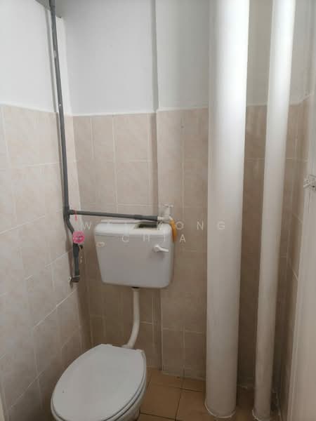 Flat for Sale at Pangsapuri Seri Pagi - Wai Kong Chia - Bathroom - PropertyGuru.com.my