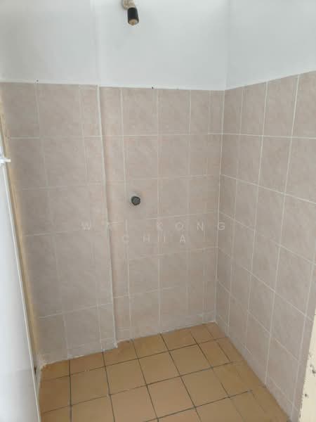 Flat for Sale at Pangsapuri Seri Pagi - Wai Kong Chia - Bathroom - PropertyGuru.com.my