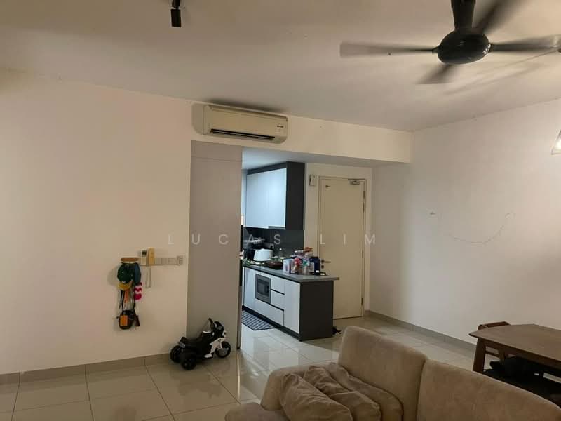 Kondominium untuk Dijual di Lakeville Residence - Lucas Lim - Living Room - PropertyGuru.com.my