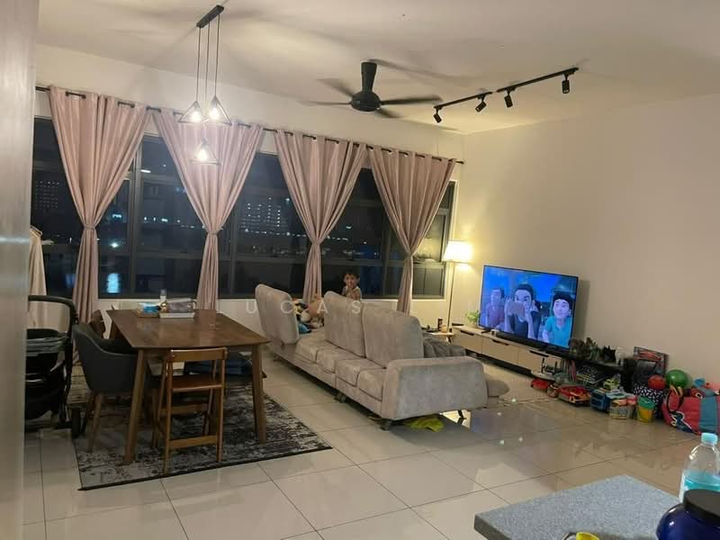 Kondominium untuk Dijual di Lakeville Residence - Lucas Lim - Living Room - PropertyGuru.com.my