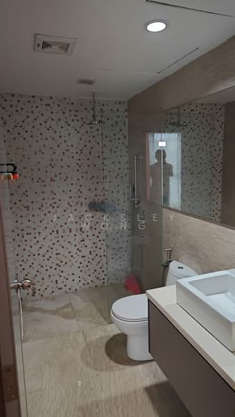Servis Apartment untuk Disewa di Regalia Residence - Jacksley Wong - Bathroom - PropertyGuru.com.my