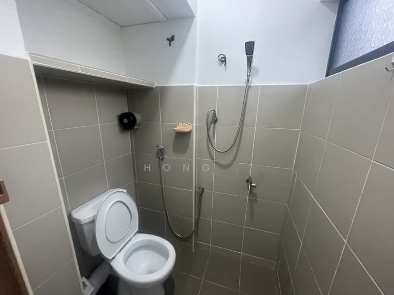 Flat for Rent at Farlim 4 - Hong . - Bathroom - PropertyGuru.com.my