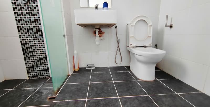Servis Apartment untuk Disewa di Mesahill - YS Lock - Bathroom - PropertyGuru.com.my