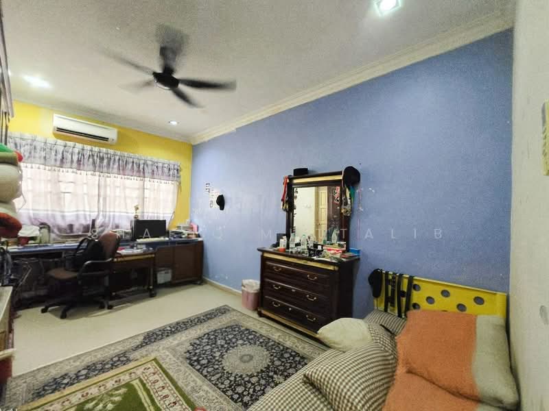 Semi-Detached House for Sale in Taman Taming Maju (Cheras) - Shafiq Muttalib - Bedroom - PropertyGuru.com.my