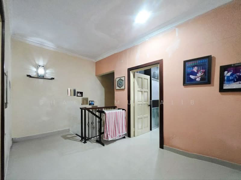 Semi-Detached House for Sale in Taman Taming Maju (Cheras) - Shafiq Muttalib - Corridor - PropertyGuru.com.my