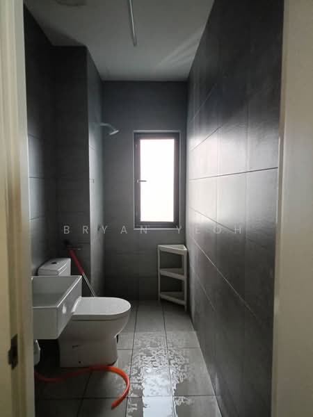 Servis Apartment untuk Disewa di Habitus @ City of Elmina - Bryan Yeoh - Bathroom - PropertyGuru.com.my