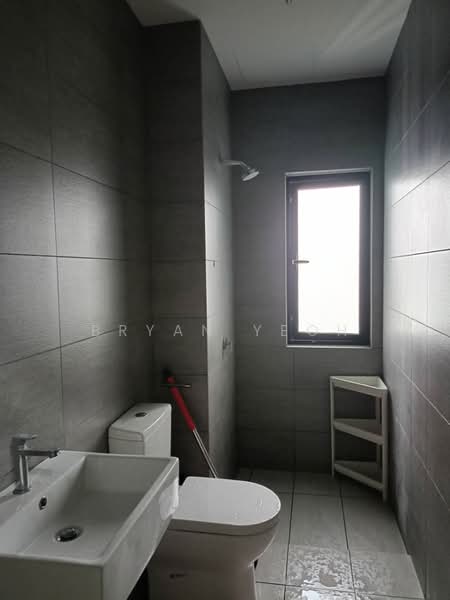 Servis Apartment untuk Disewa di Habitus @ City of Elmina - Bryan Yeoh - Bathroom - PropertyGuru.com.my